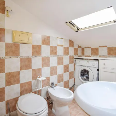Lovely In With House Sea View شقة