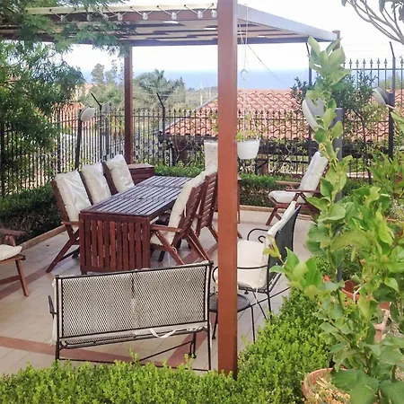 Lovely In With House Sea View شقة *